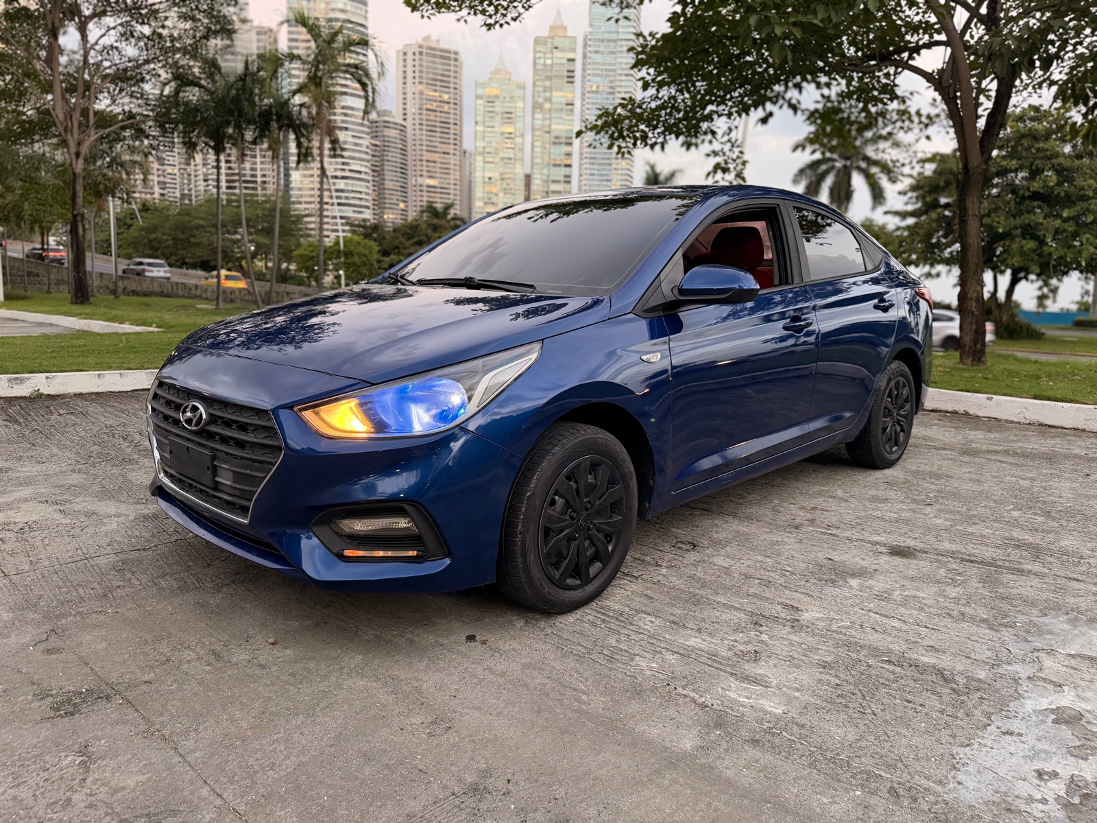 HYUNDAI SOLARIS 2018