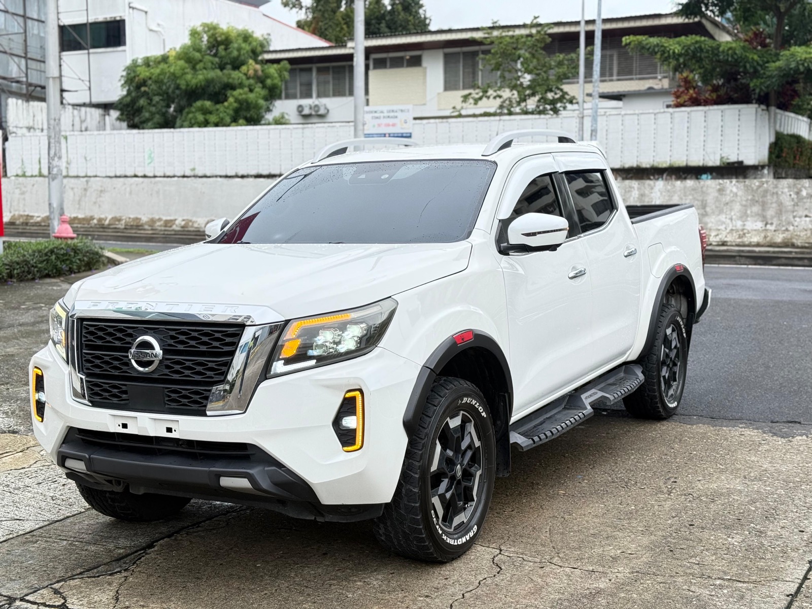 NISSAN FRONTIER 2022
