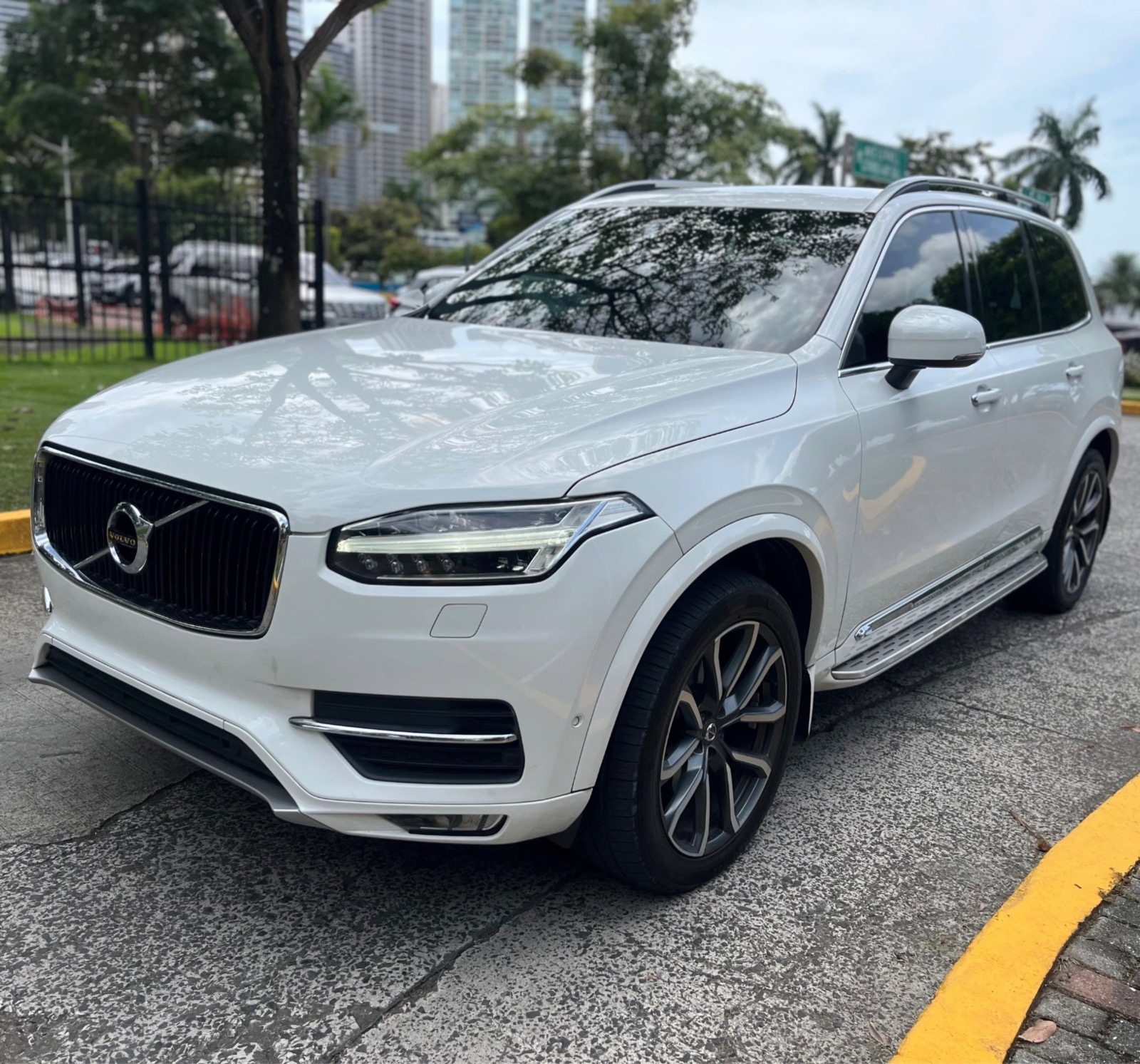 VOLVO XC90 2016